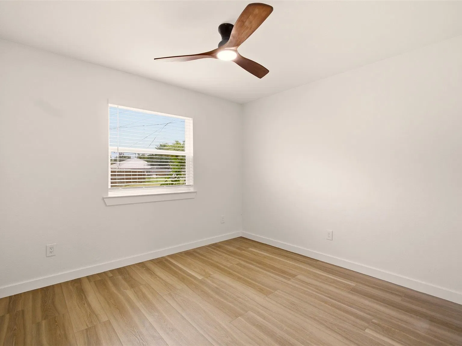2 bed, $1,399 — Photo 4