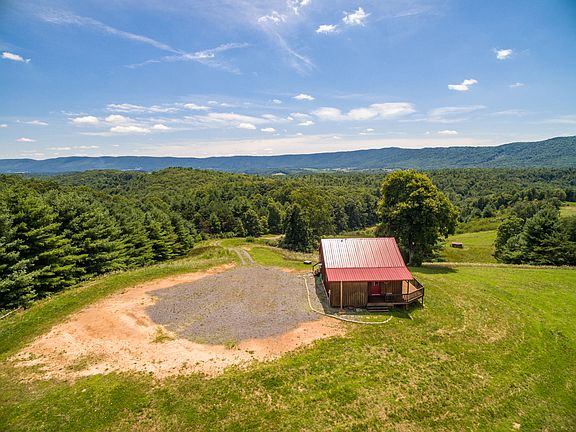 3rd image of 1435 White Pine Road
