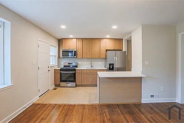3 bed, $2,750 — Photo 4