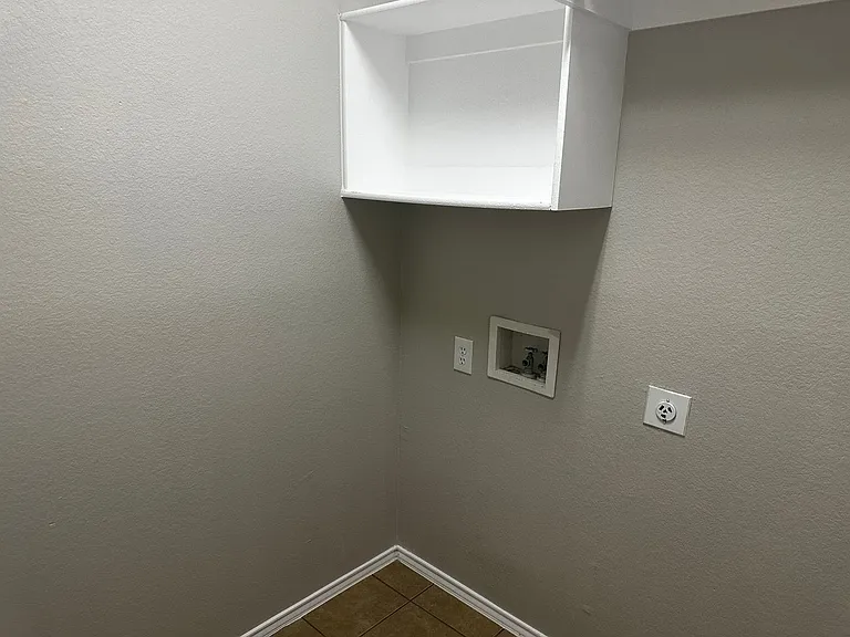 1809 Estates Dr — Photo 20