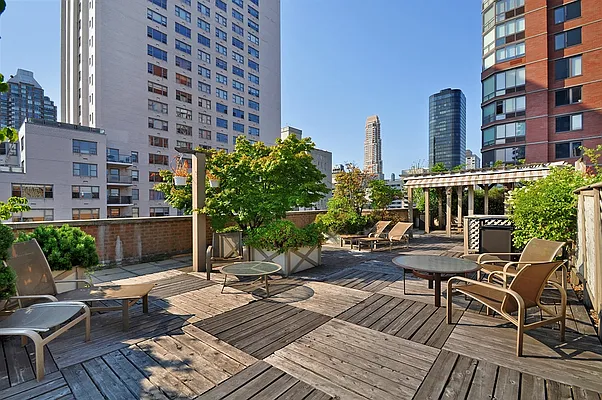 Sold by Corcoran | media 30