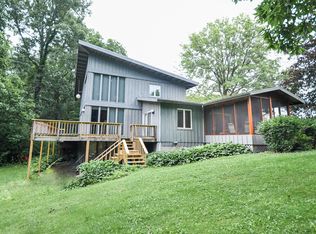 2147 Lowell Park Rd, Dixon, IL 61021