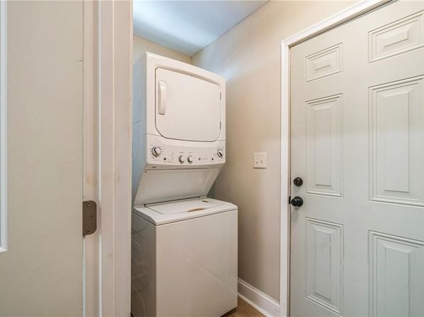 392 Sampson Ave, Hampton, VA 23661