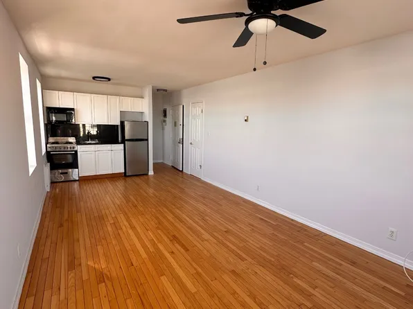 890 W Beech St APT 2I, Long Beach, NY 11561