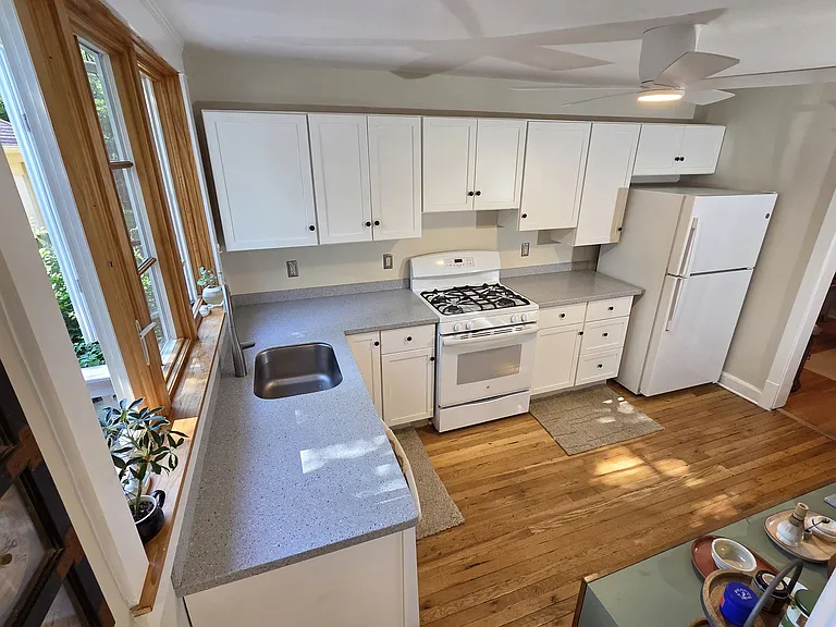 12724 Cedar Rd — Photo 20