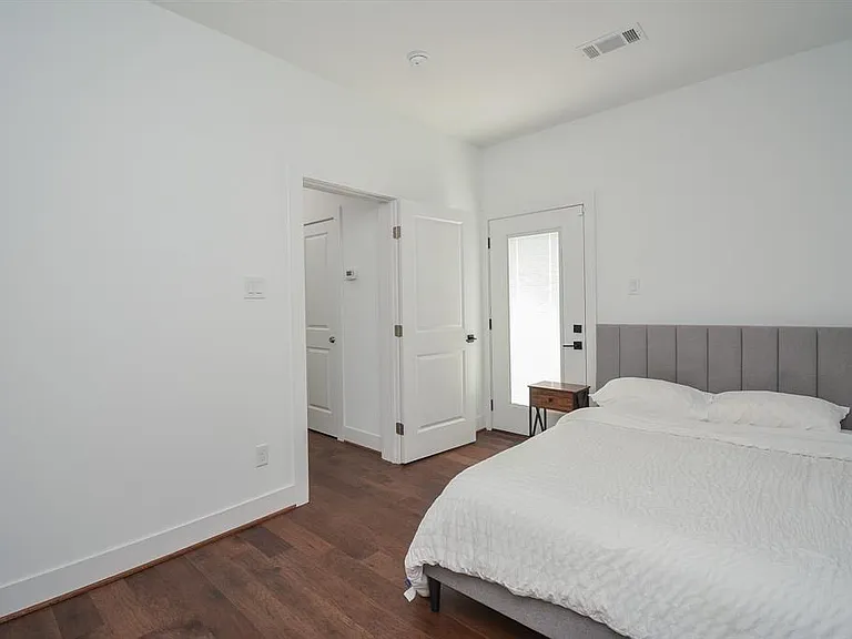 2620 McIlhenny St — Photo 21