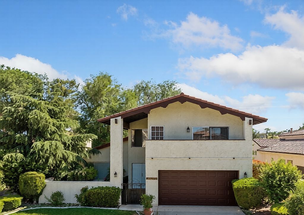 13271 Country Club Dr