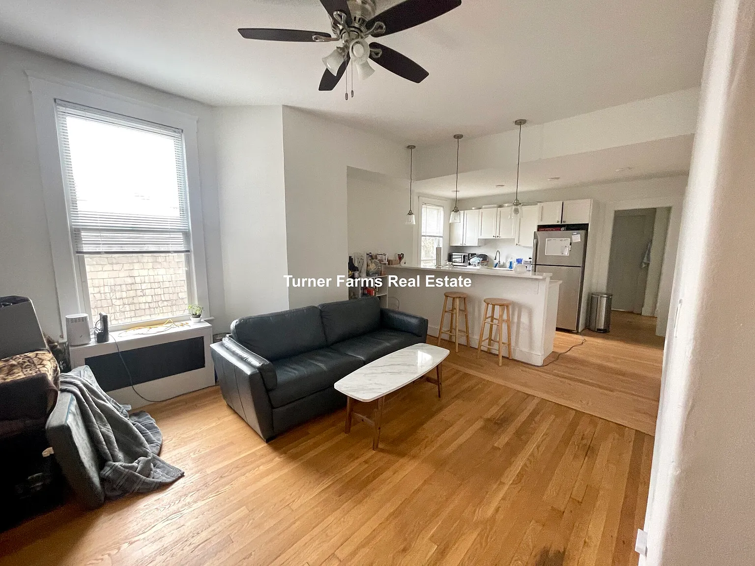4 bed, 9999 sqft, $3,700 — Photo 2