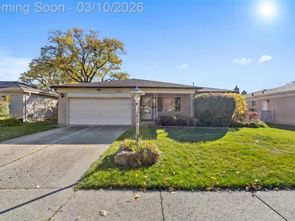 2846 Teasdale Dr, Troy, MI 48083