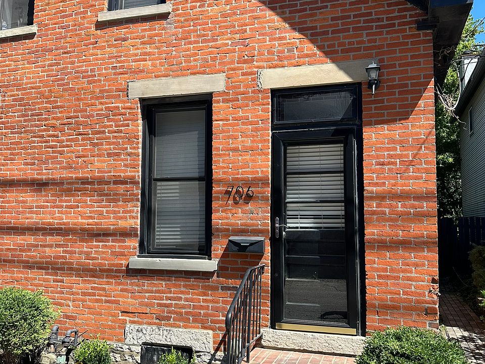 706 Front Door / Landscaping (includes Ring camera and Yale smartlock)