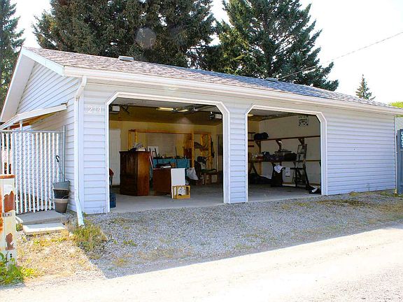 3rd image of 214 8th Ave NE