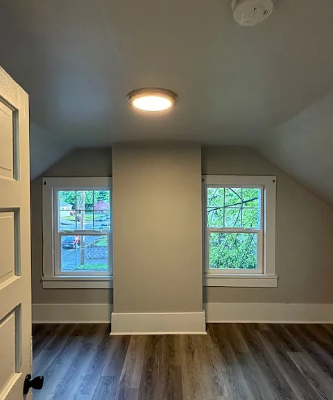 6807 N Fiske Ave — Photo 12