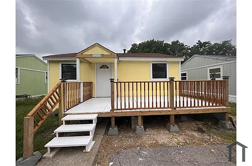 606 Little Ave Photo 1