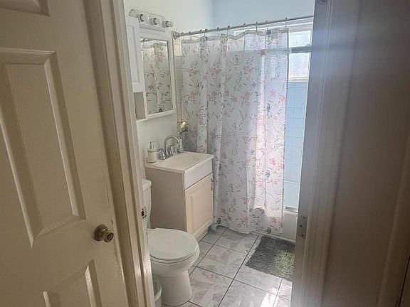 3rd image of 855 Jeanne Ave