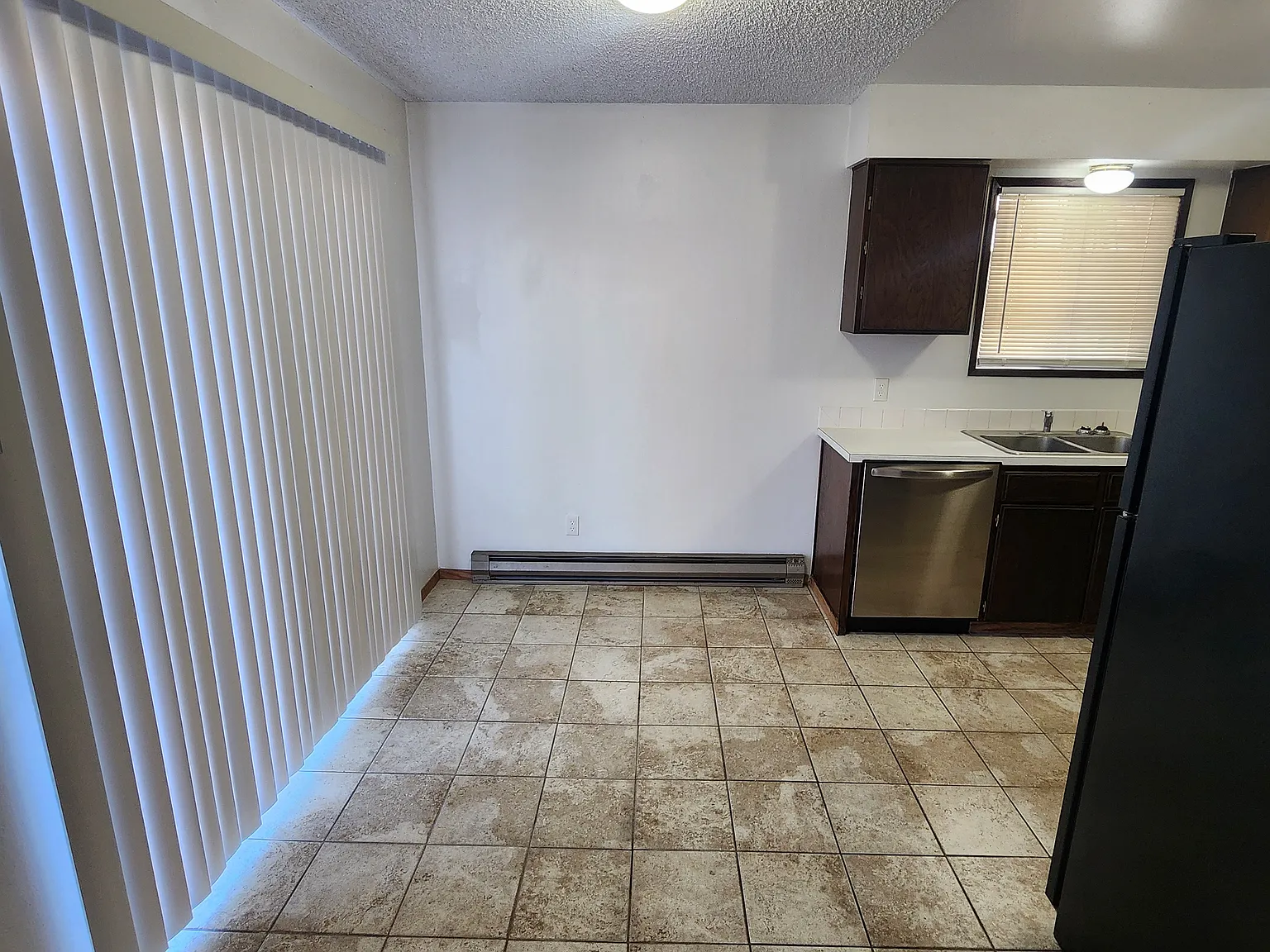 3 bed, 1.5 bath, $1,450 — Photo 2