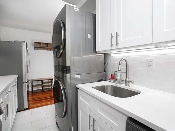 3038 Kingsbridge Ter #1