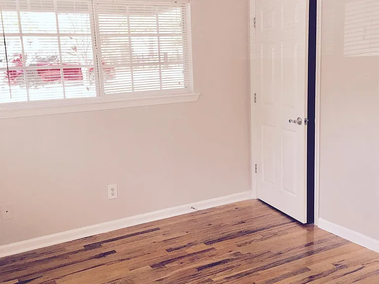 493 N Highland Ave NE #20 — Photo 6