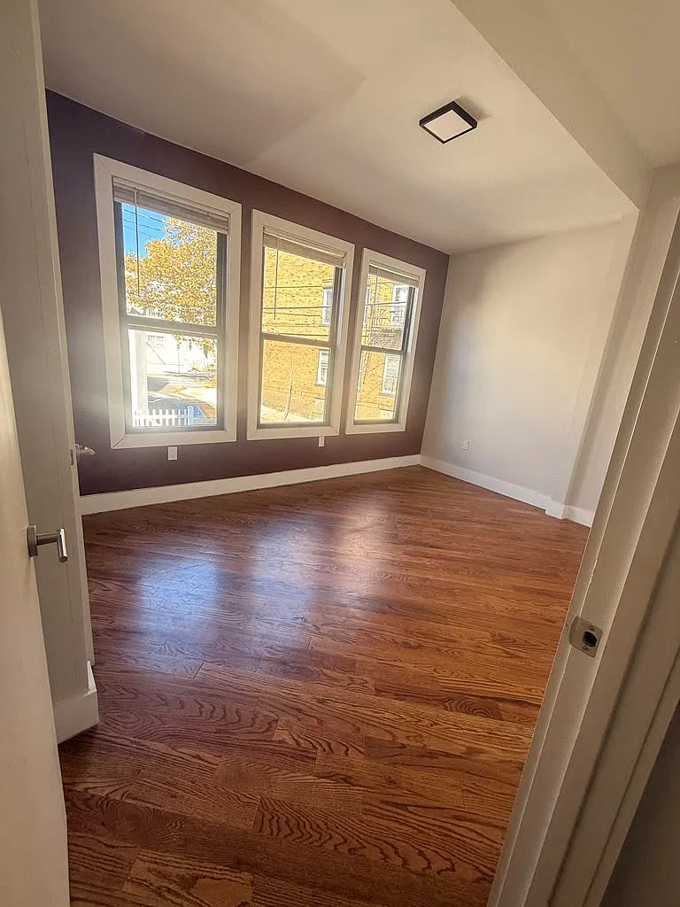 2 bed, $1,900 — Photo 2