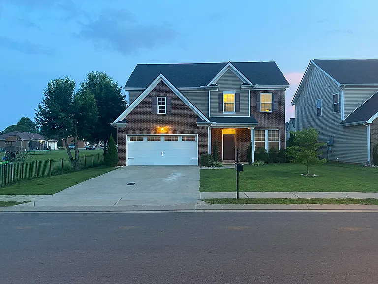 2429 Miranda Dr — Photo 3