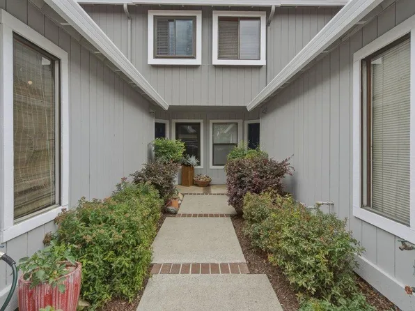 440 Creekside Ln, Morgan Hill, CA 95037