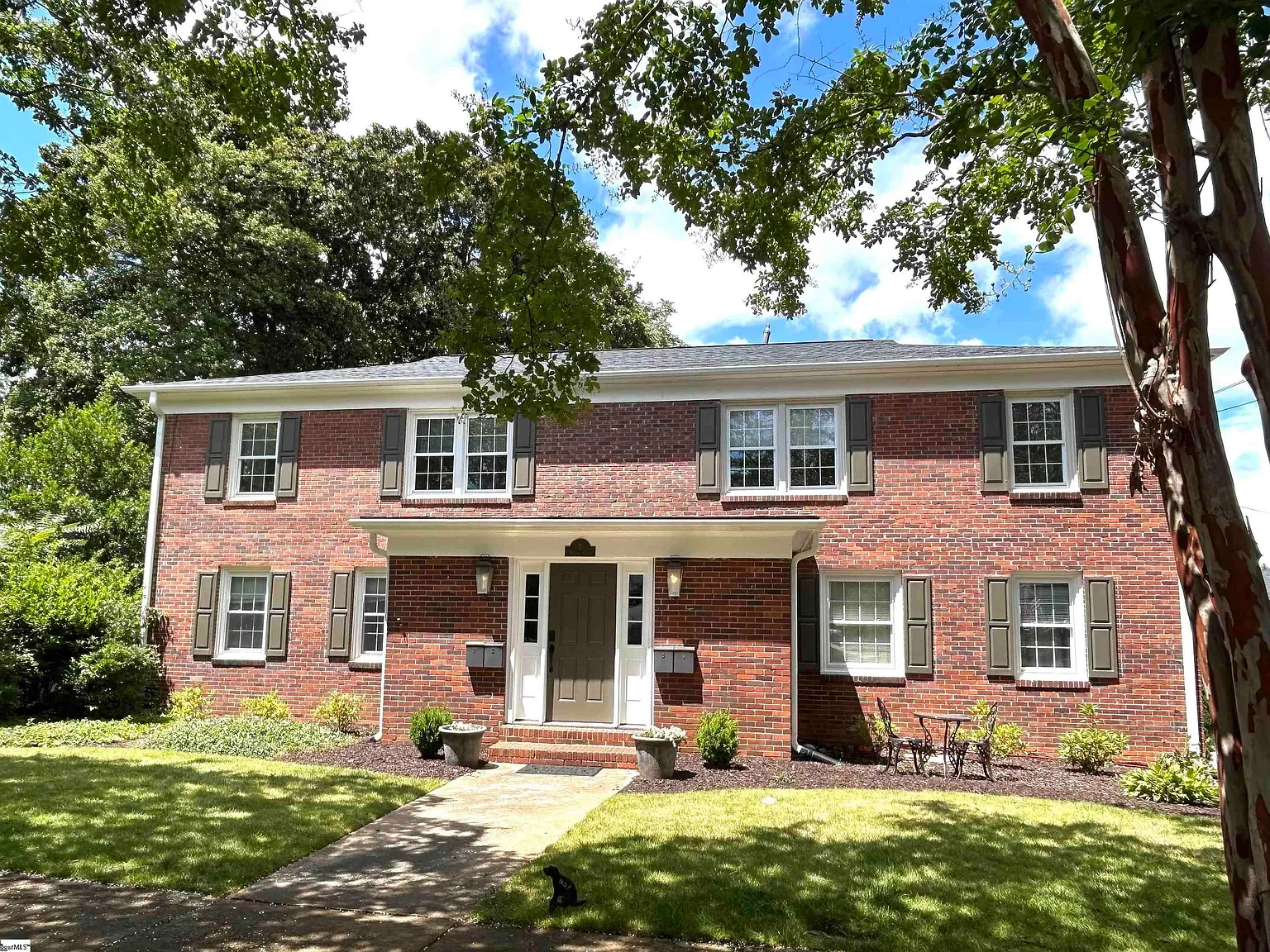 2 bed, $1,300 — Photo 1
