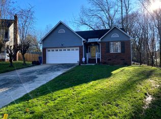 11119 Barnyard Ct, Matthews, NC 28105