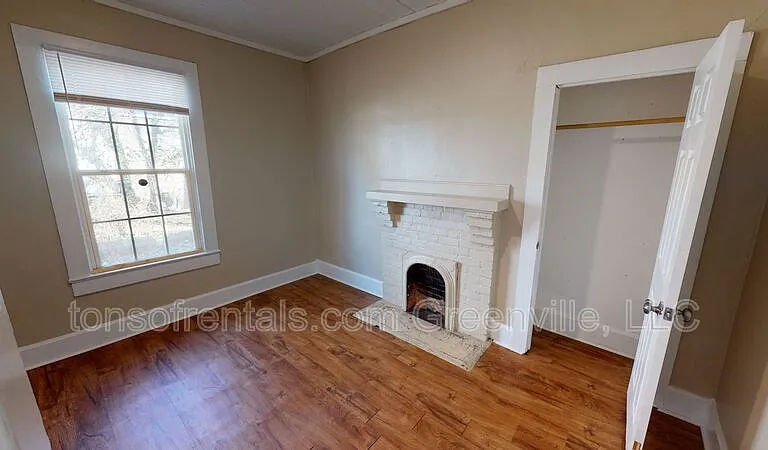 304 Shaw St — Photo 6