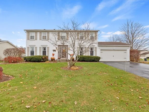 365 Olde Harbour Trl, Rochester, NY 14612