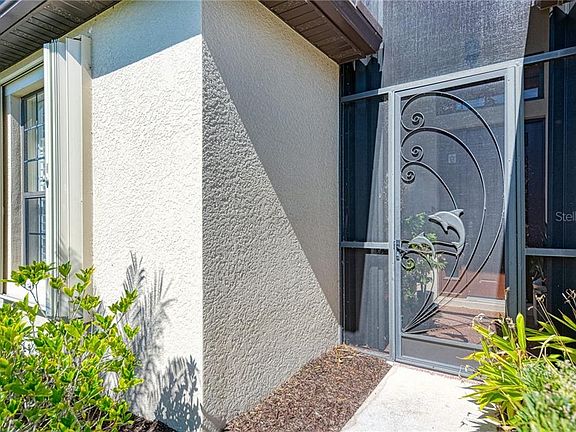 4th image of 20563 Pezzana Dr