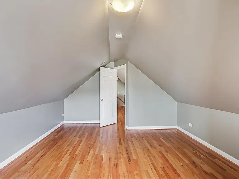2330 N Greenview Ave #2R — Photo 17