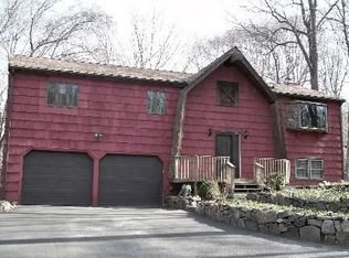 30 Olympic Dr, Danbury, CT
