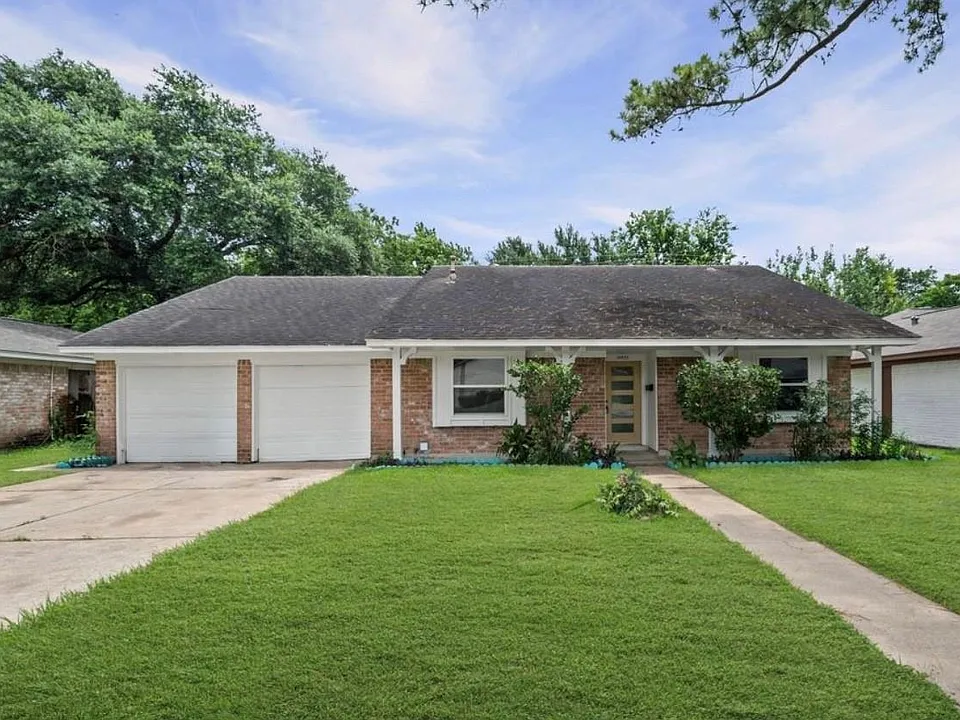 10935 Silkwood Dr