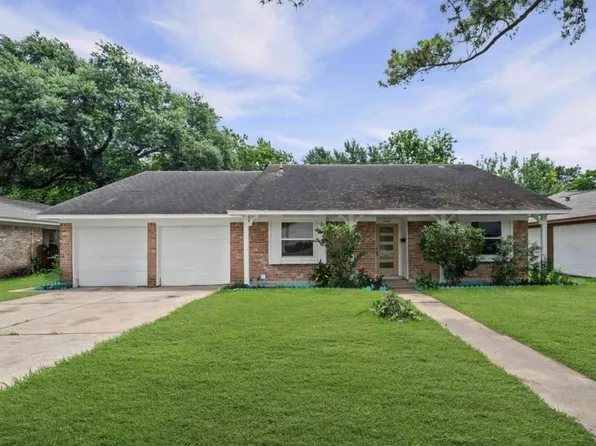 10935 Silkwood Dr, Houston, TX 77031