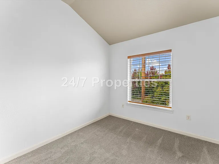 1050 SW 170th Ave #201 — Photo 19