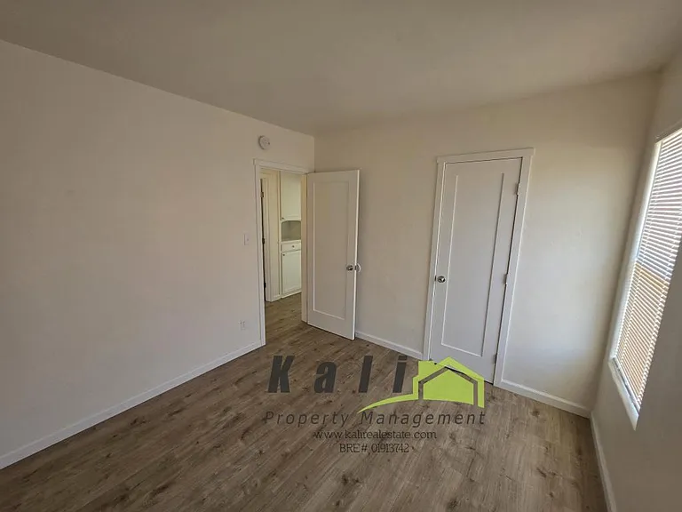 2141 Flintridge Dr — Photo 11