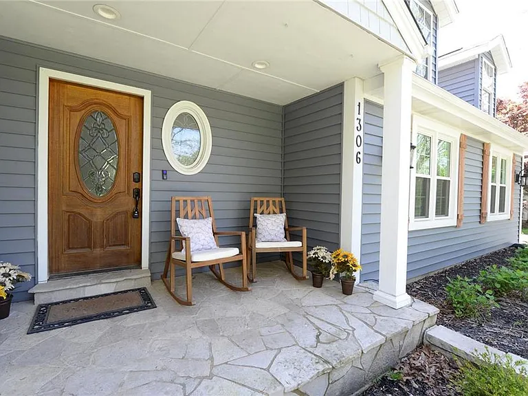1306 S Geyer Rd — Photo 4