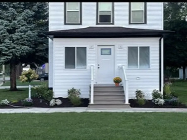 283 S Main St, Manteno, IL 60950