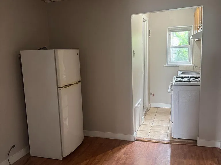 2037 N 8th St #2F — Photo 10