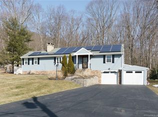 139 Laura Rd, Hamden, CT 06514