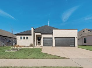 253 Coyote Creek Dr, Lavon, TX 75166