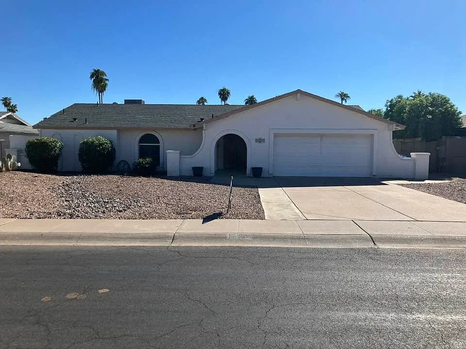 4 bed, 2.5 bath, 2750 sqft, $3,950 — Photo 1