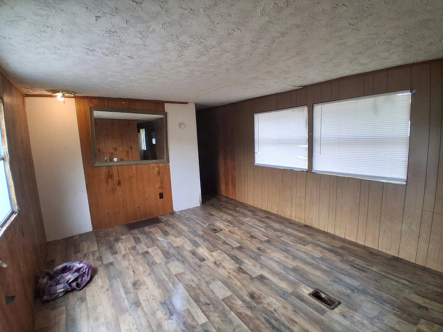 2 bed, 700 sqft, $750 — Photo 2