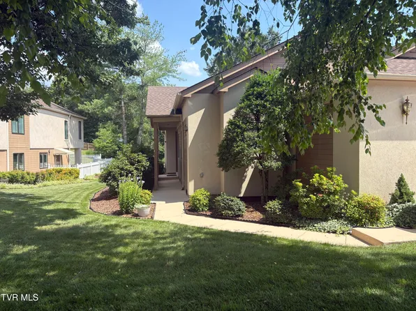 829 Xanadu Ct, Johnson City, TN 37604