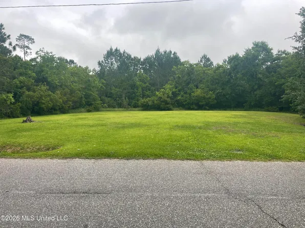 370 Clark Ave, Pass Christian, MS 39571
