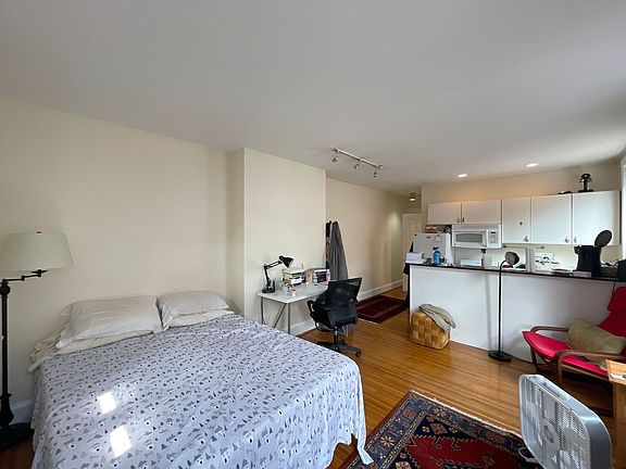 4th image of 128 S 22nd St APT 3R