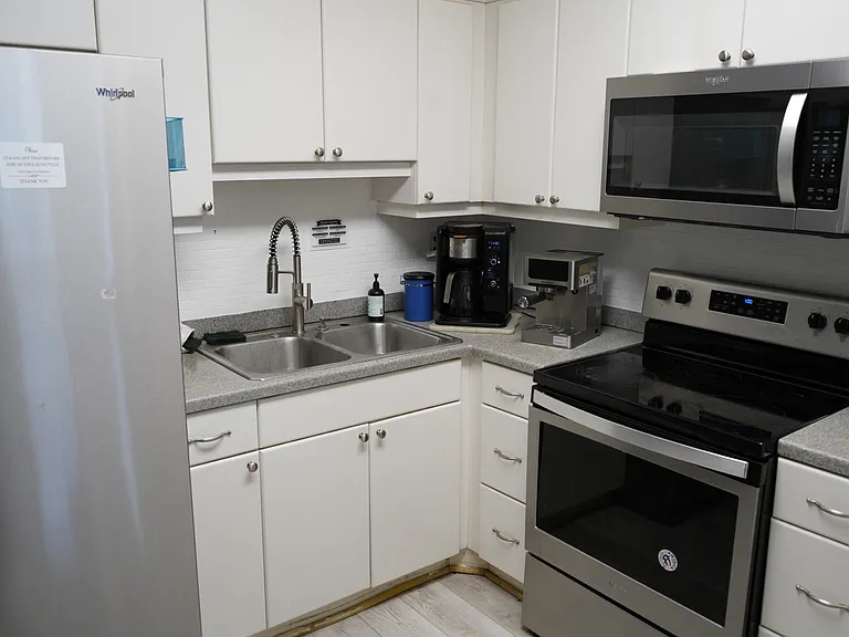 805 W Country Club Dr — Photo 5