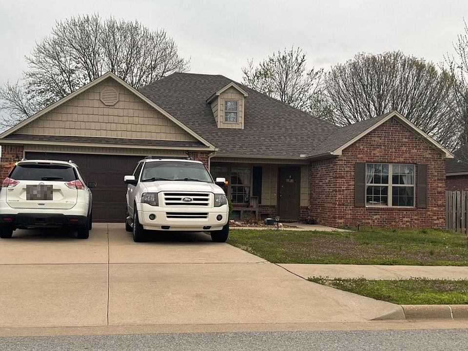 1st image of 805 Soutwest Wallstone Rd