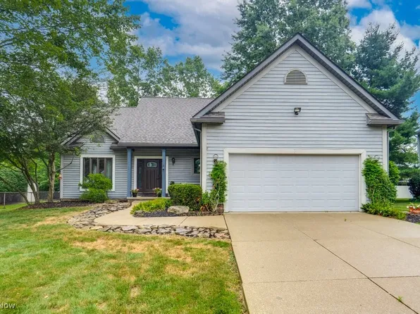 4739 Emerald Woods Dr, Stow, OH 44224