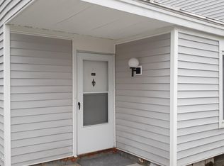 606 Chatham Ct, East Greenbush, NY 12061