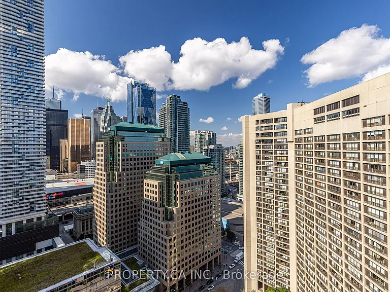 65 Harbour Sq #3209 — Photo 15